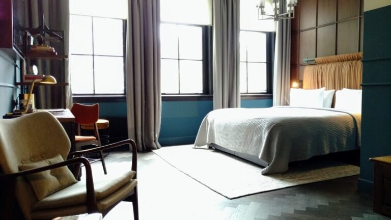 hotel rooms, amsterdam, room-5225640.jpg